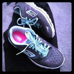 Skechers Vstride. Teal/pink/grey tennis shoes